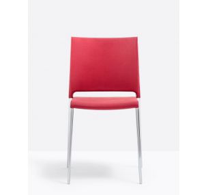 MYA 710 – Sedia Pedrali in alluminio, seduta e schienale imbottiti, diverse finiture, impilabile